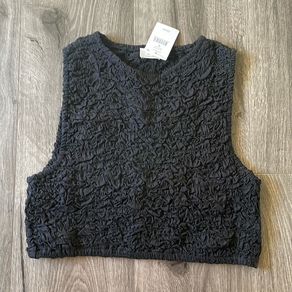 4/20 🛍️Black Cotton On, NWT sleeveless crop to, size Medium - Picture 1 of 4